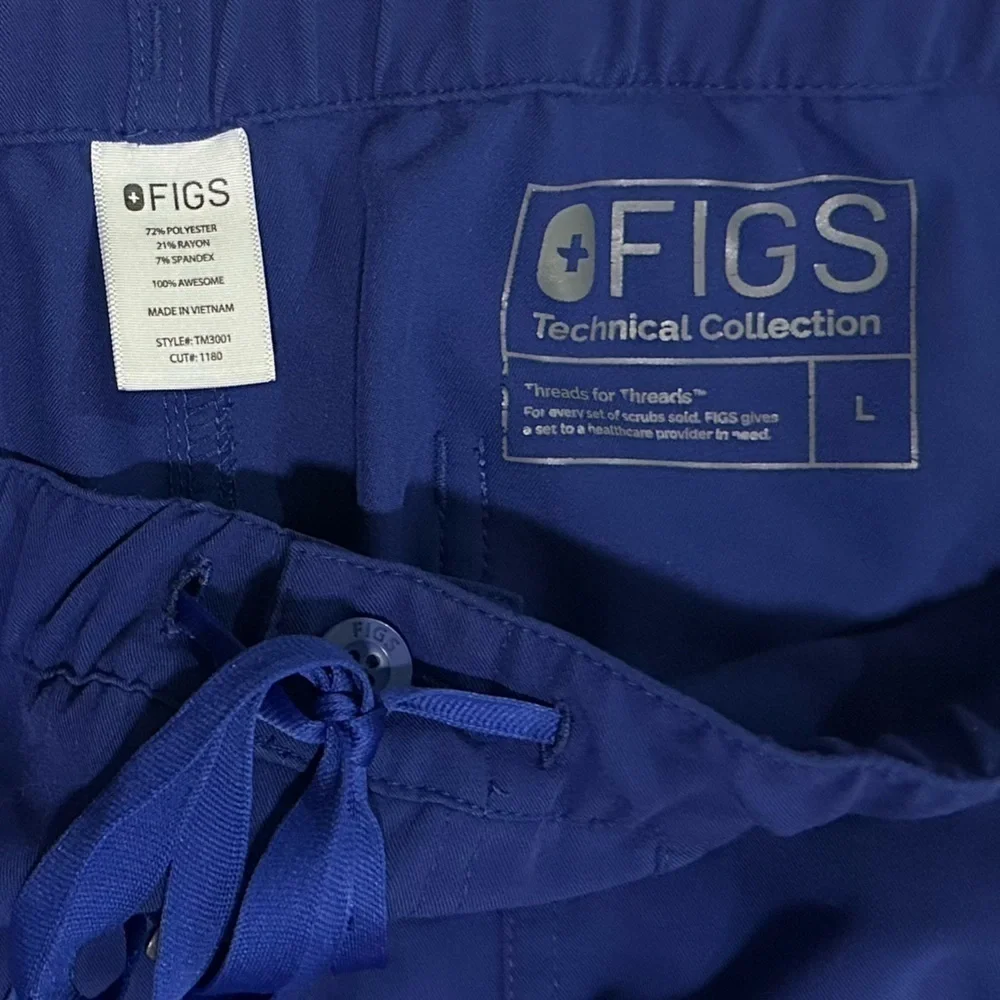 FIGS Cairo Cargo Scrub Pants Navy 9 Pockets Zipper Fly Straight Leg Classic Fit